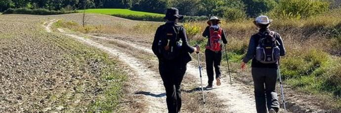 Donne in cammino: l'oltre degli sguardi