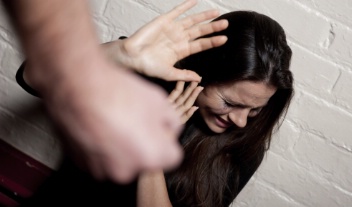 A Darfo fiaccolata contro la violenza sulle donne