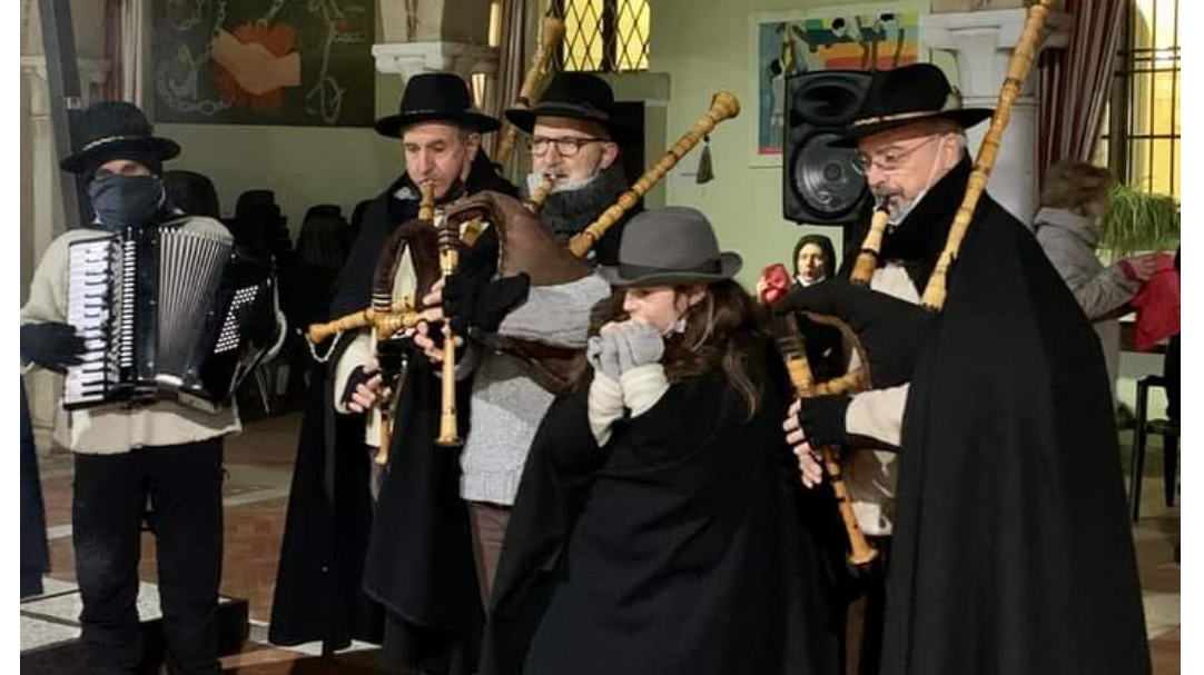 Gli zampognari della valle di Sarezzo nella zona sud di Brescia